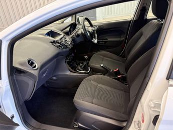 Ford Fiesta 1.0T EcoBoost Zetec Euro 5 (s/s) 5dr