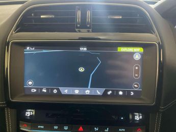 Jaguar F-PACE 2.0 P250i Chequered Flag SUV 5dr Petrol Auto AWD Euro 6 (s/s) (2
