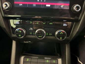 Skoda Octavia 2.0 TSI GPF vRS Estate 5dr Petrol Manual Euro 6 (s/s) (245 ps)