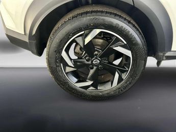 Nissan Juke 1.0 DIG-T N-Connecta SUV 5dr Petrol Manual Euro 6 (s/s) (114 ps)