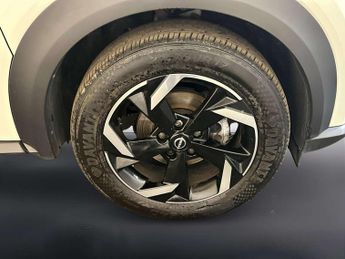 Nissan Juke 1.0 DIG-T N-Connecta SUV 5dr Petrol Manual Euro 6 (s/s) (114 ps)