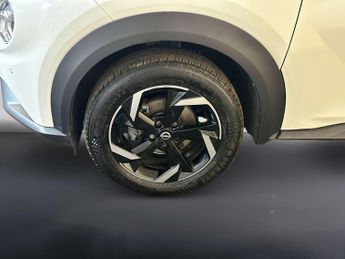 Nissan Juke 1.0 DIG-T N-Connecta SUV 5dr Petrol Manual Euro 6 (s/s) (114 ps)