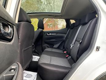 Nissan Qashqai 1.5 dCi N-Connecta SUV 5dr Diesel Manual Euro 6 (s/s) (110 ps)