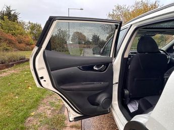 Nissan Qashqai 1.5 dCi N-Connecta SUV 5dr Diesel Manual Euro 6 (s/s) (110 ps)