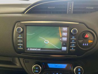 Toyota Yaris 1.5 VVT-h Y20 Bi-tone Hatchback 5dr Petrol Hybrid E-CVT Euro 6 (