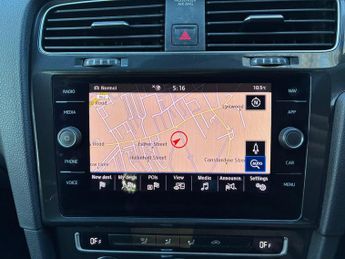 Volkswagen e-Golf 35.8kWh e-Golf Auto 5dr