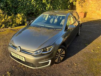 Volkswagen e-Golf 35.8kWh e-Golf Auto 5dr
