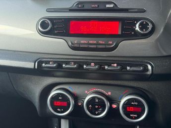 Alfa Romeo Giulietta 1.4 TB MultiAir Lusso Euro 5 (s/s) 5dr