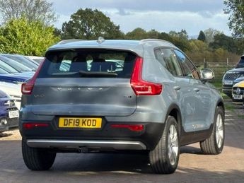Volvo XC40 2.0 T4 Momentum Auto AWD Euro 6 (s/s) 5dr