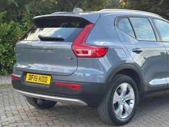 Volvo XC40 2.0 T4 Momentum Auto AWD Euro 6 (s/s) 5dr