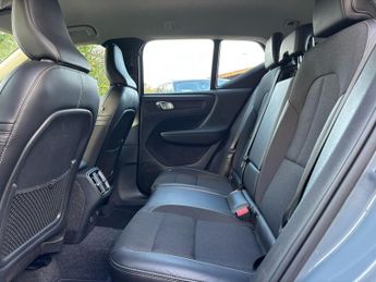 Volvo XC40 2.0 T4 Momentum Auto AWD Euro 6 (s/s) 5dr