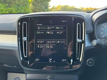 Volvo XC40 2.0 T4 Momentum Auto AWD Euro 6 (s/s) 5dr