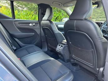 Volvo XC40 2.0 T4 Momentum Auto AWD Euro 6 (s/s) 5dr