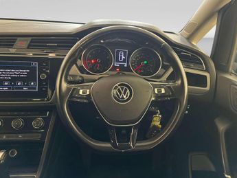 Volkswagen Touran 1.5 TSI EVO SE MPV 5dr Petrol DSG Euro 6 (s/s) (150 ps)