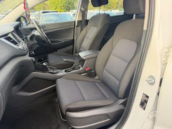 Hyundai TUCSON 1.7 CRDi Blue Drive SE Nav DCT Euro 6 (s/s) 5dr