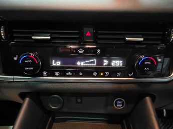 Nissan Qashqai 1.3 DIG-T MHEV Tekna XTRON Euro 6 (s/s) 5dr