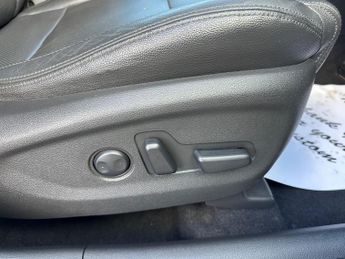 Hyundai TUCSON 2.0 CRDi Premium SE Auto 4WD Euro 6 5dr