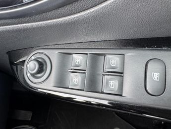 Renault Captur 1.2 TCe ENERGY Dynamique Nav Auto Euro 6 (s/s) 5dr