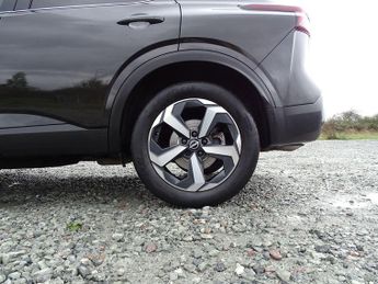 Nissan Qashqai 1.3 DIG-T MHEV N-Connecta XTRON Euro 6 (s/s) 5dr