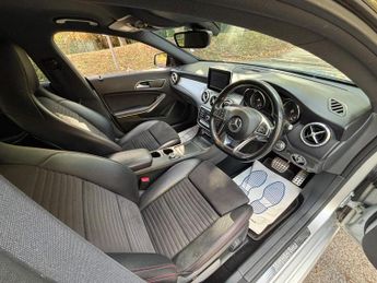 Mercedes-Benz CLA 2.1 CLA220d AMG Line Coupe 7G-DCT Euro 6 (s/s) 4dr