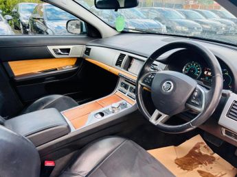 Jaguar XF 2.2d SE Auto Euro 5 (s/s) 4dr