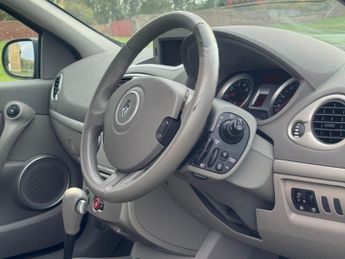 Renault Clio 1.6 VVT Initiale TomTom Auto Euro 4 5dr