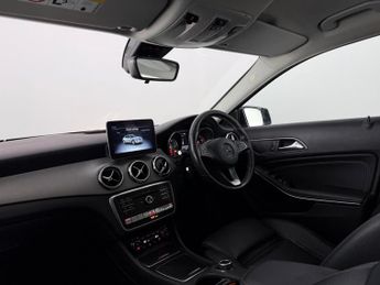 Mercedes-Benz GLA 2.1 GLA220d Sport (Executive) SUV 5dr Diesel 7G-DCT 4MATIC Euro 