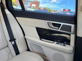 Jaguar XF 3.0d S V6 Portfolio Sportbrake Auto Euro 5 (s/s) 5dr