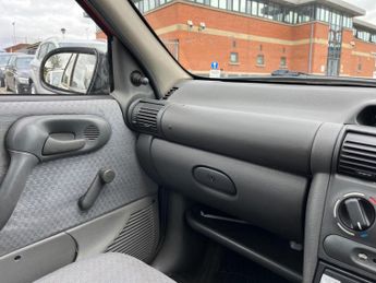 Vauxhall Corsa 1.5 TD LS Hatchback 5dr Diesel Manual (66 bhp)