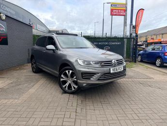 Volkswagen Touareg 3.0 TDI V6 BlueMotion Tech R-Line Tiptronic 4WD Euro 6 (s/s) 5dr