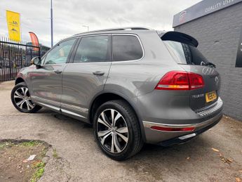 Volkswagen Touareg 3.0 TDI V6 BlueMotion Tech R-Line Tiptronic 4WD Euro 6 (s/s) 5dr