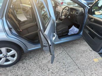 Ford Focus 1.6 Zetec Climate 5dr