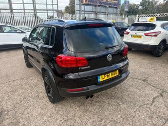 Volkswagen Tiguan 2.0 TDI BlueMotion Tech Sport DSG 4WD Euro 5 (s/s) 5dr