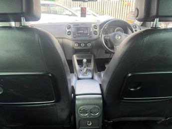 Volkswagen Tiguan 2.0 TDI BlueMotion Tech Sport DSG 4WD Euro 5 (s/s) 5dr