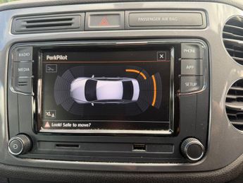 Volkswagen Tiguan 2.0 TDI BlueMotion Tech Sport DSG 4WD Euro 5 (s/s) 5dr