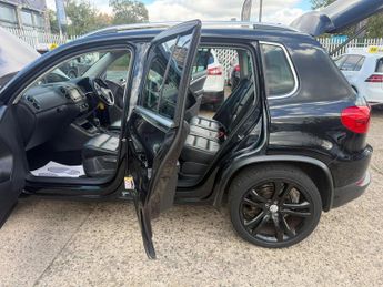 Volkswagen Tiguan 2.0 TDI BlueMotion Tech Sport DSG 4WD Euro 5 (s/s) 5dr