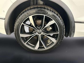 Volkswagen Tiguan 1.4 TSI 13kWh R-Line SUV 5dr Petrol Plug-in Hybrid DSG Euro 6 (s