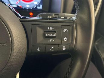 Nissan Qashqai 1.3 DIG-T MHEV N-Connecta SUV 5dr Petrol Hybrid Manual Euro 6 (s
