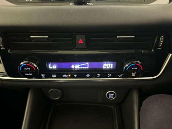 Nissan Qashqai 1.3 DIG-T MHEV N-Connecta SUV 5dr Petrol Hybrid Manual Euro 6 (s