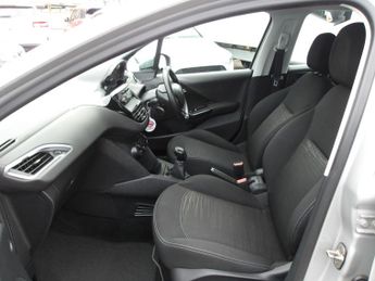 Peugeot 208 1.2 VTi Access+ Euro 5 5dr