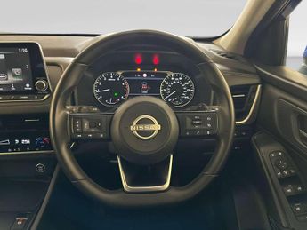 Nissan Qashqai 1.3 DIG-T MHEV Acenta Premium SUV 5dr Petrol Hybrid XTRON Euro 6