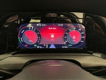 Volkswagen Golf 1.4 TSI 13kWh Style Hatchback 5dr Petrol Plug-in Hybrid DSG Euro