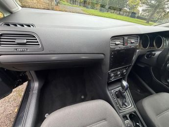 Volkswagen e-Golf 35.8kWh e-Golf Auto 5dr