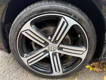 Volkswagen e-Golf 35.8kWh e-Golf Auto 5dr