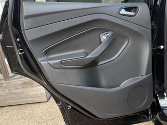 Ford Kuga 1.5 TDCi ST-Line Powershift Euro 6 (s/s) 5dr