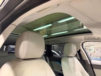 Jaguar F-PACE 2.0 D180 Portfolio Auto AWD Euro 6 (s/s) 5dr