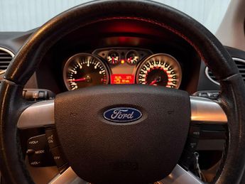 Ford Focus 1.6 Titanium 5dr