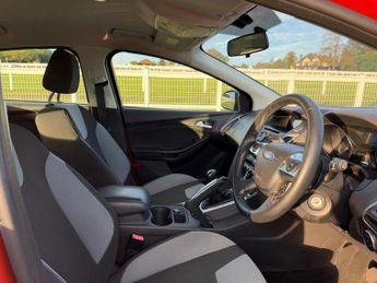Ford Focus 1.6 Zetec Euro 5 5dr