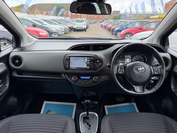 Toyota Yaris 1.5 VVT-h Icon Tech E-CVT Euro 6 (s/s) 5dr