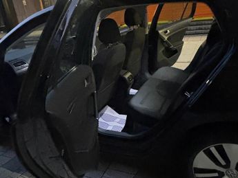 Volkswagen e-Golf 35.8kWh e-Golf Auto 5dr